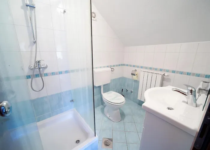 Okrepcevalnica Kurn'k 3*