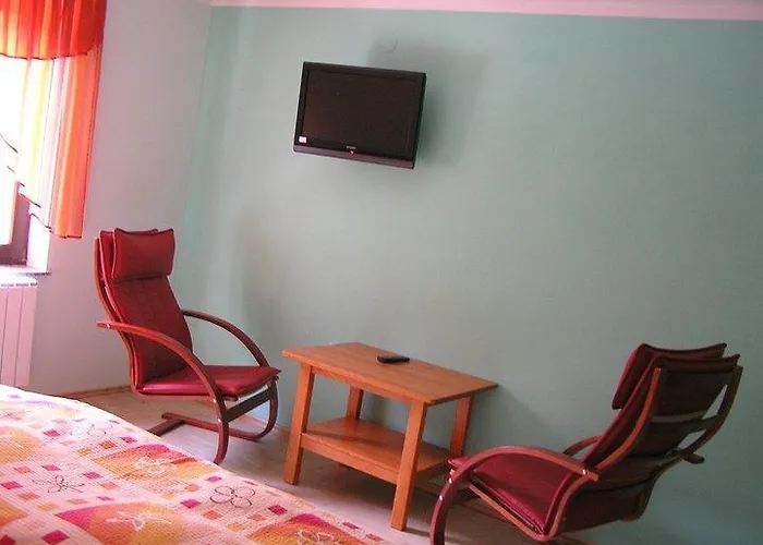 Okrepcevalnica Kurn'k 3* سيركنو